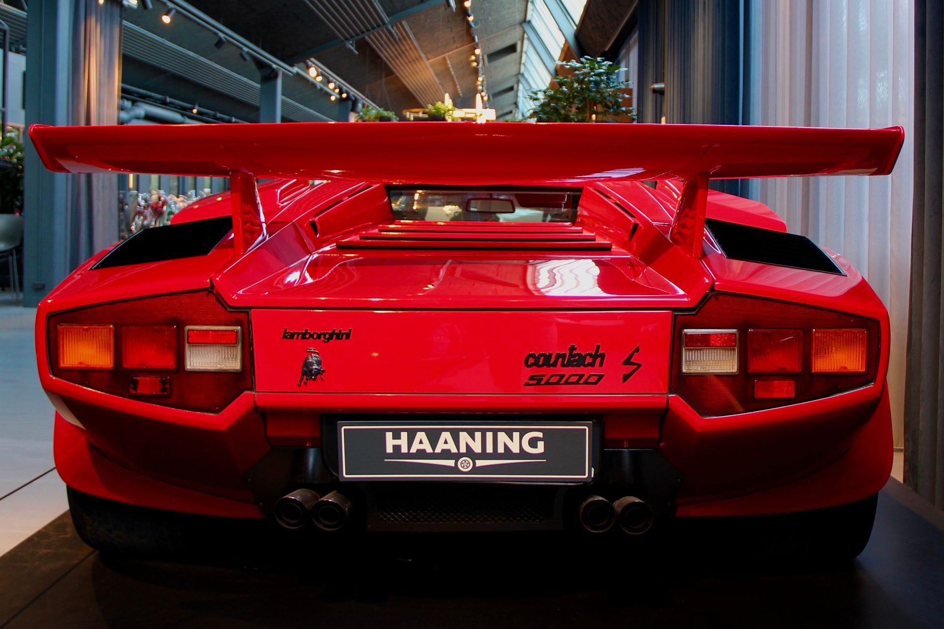 Rød Lamborghini Countach i samlingen